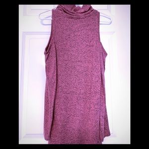 Long sleeve turtleneck with shoulders missing